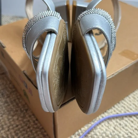 NWOT - Lifestride Womens Joy Strappy Sandal, Silver, Size 8.5W - Picture 4 of 16